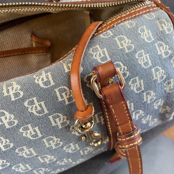 Dooney & Bourke Monogram Cloth Barrel Blue and Tan Shoulder Bag Y2K - Picture 6 of 15